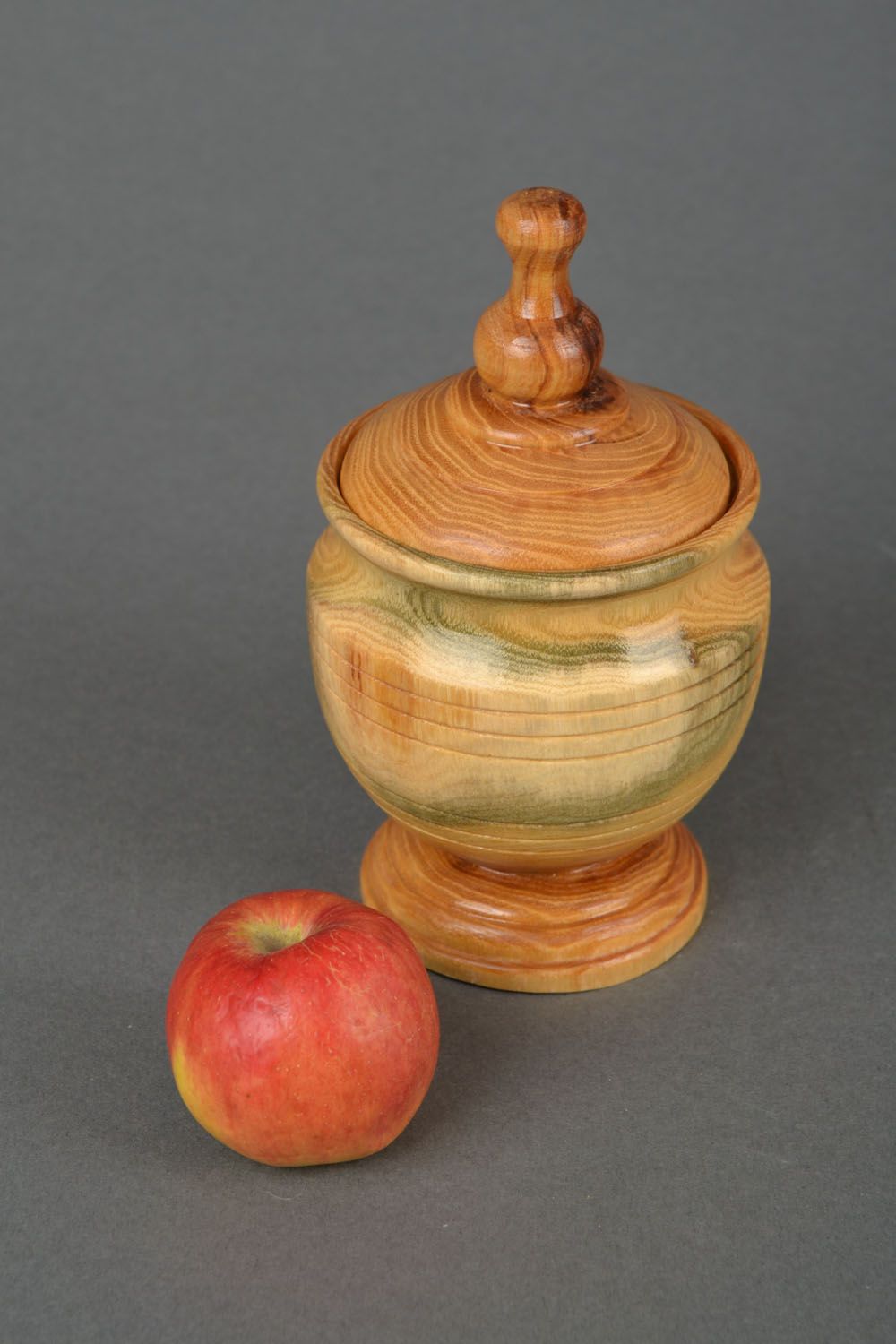 Wooden pot with lid photo 1