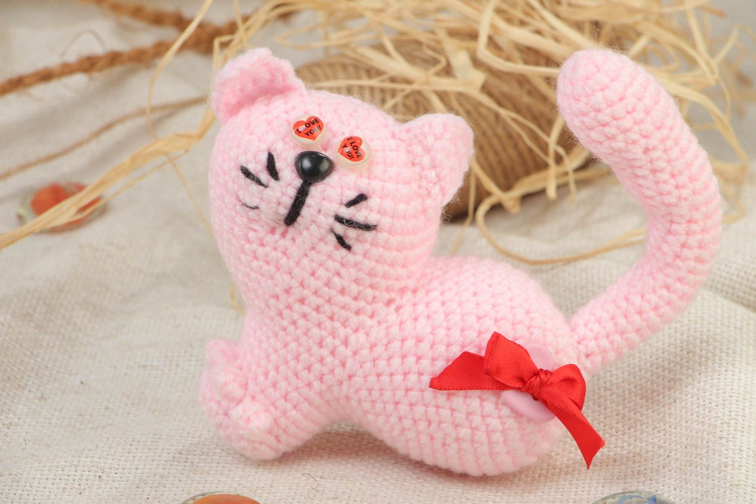Petit jouet décoratif tricoté fait main design original pour enfant Chat rose photo 1