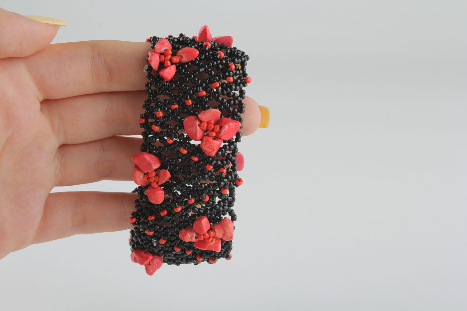 Bracelet with beads and corals photo 4