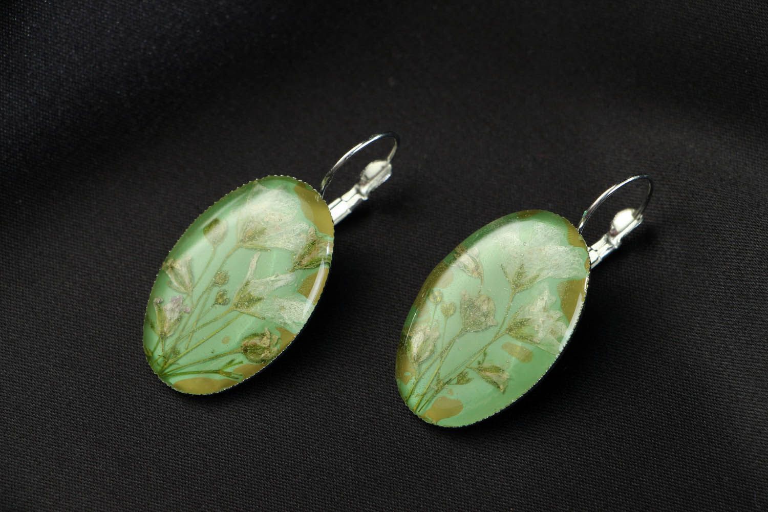 Earrings with natural flowers photo 2