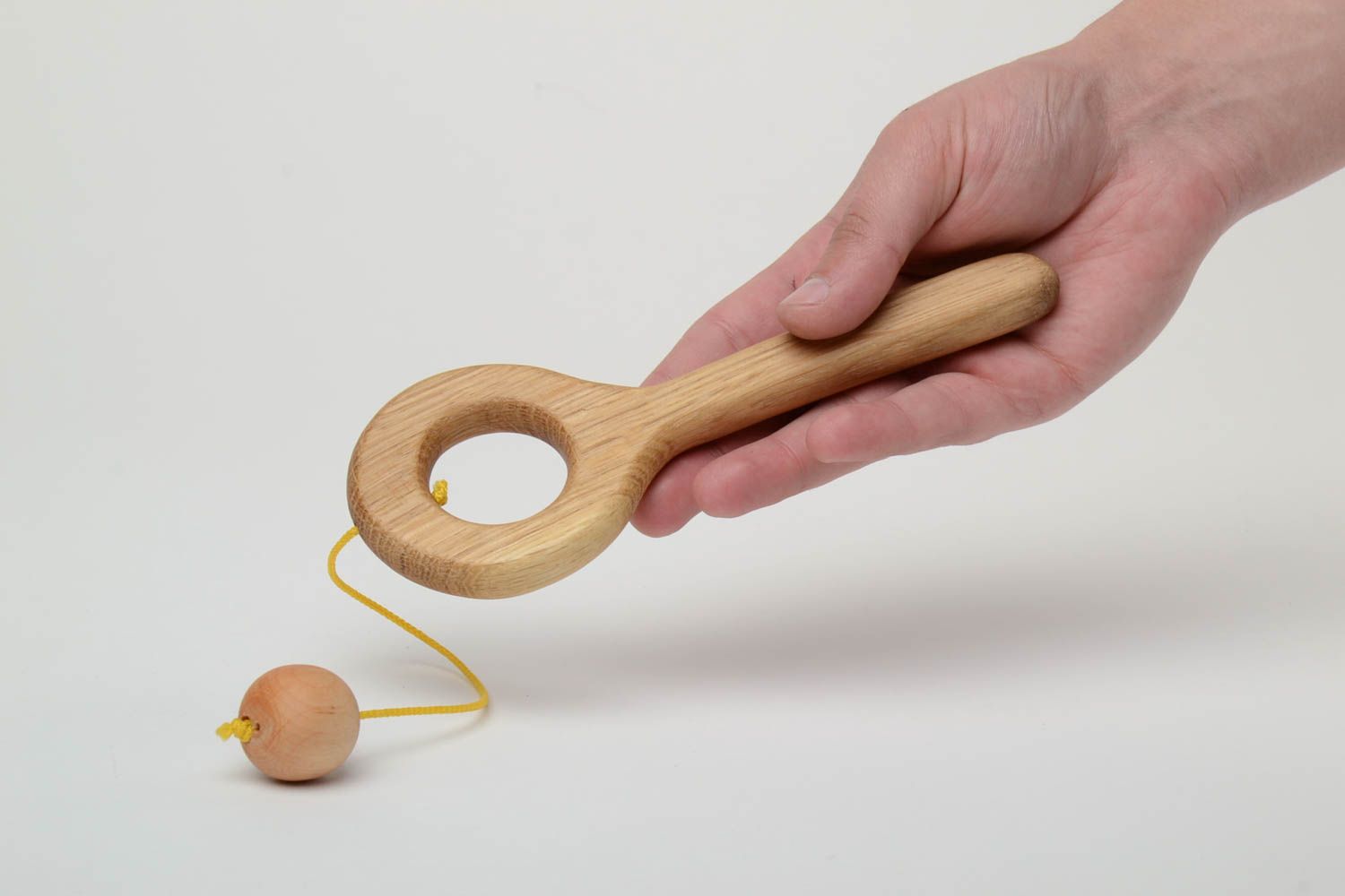 Öko handmade Spielzeug aus Holz mit Leinöl durchtränkt Fangbecher foto 5