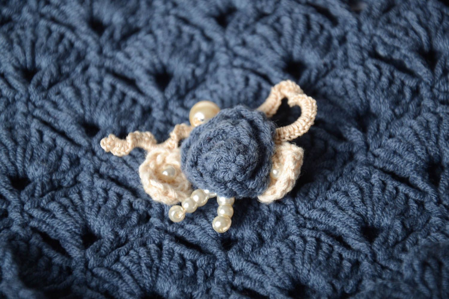 Broche fleur Bijou fait main tricot crochet coton fils Accessoire femme photo 1