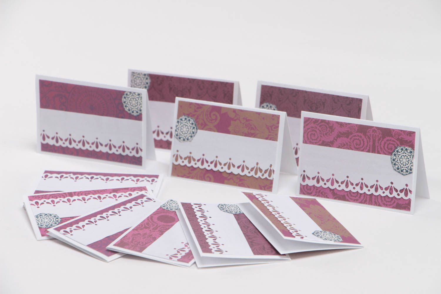 Set of 11 handmade scrapbooking wedding place cards in violet color palette photo 4