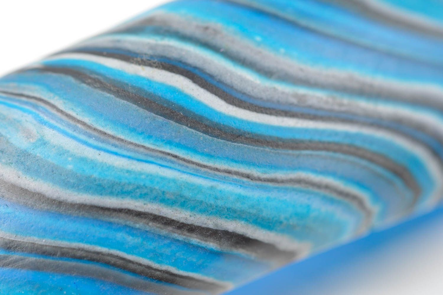 Браслет из полимерной глины голубой с цветными разводами красивый ручная работа фото 5