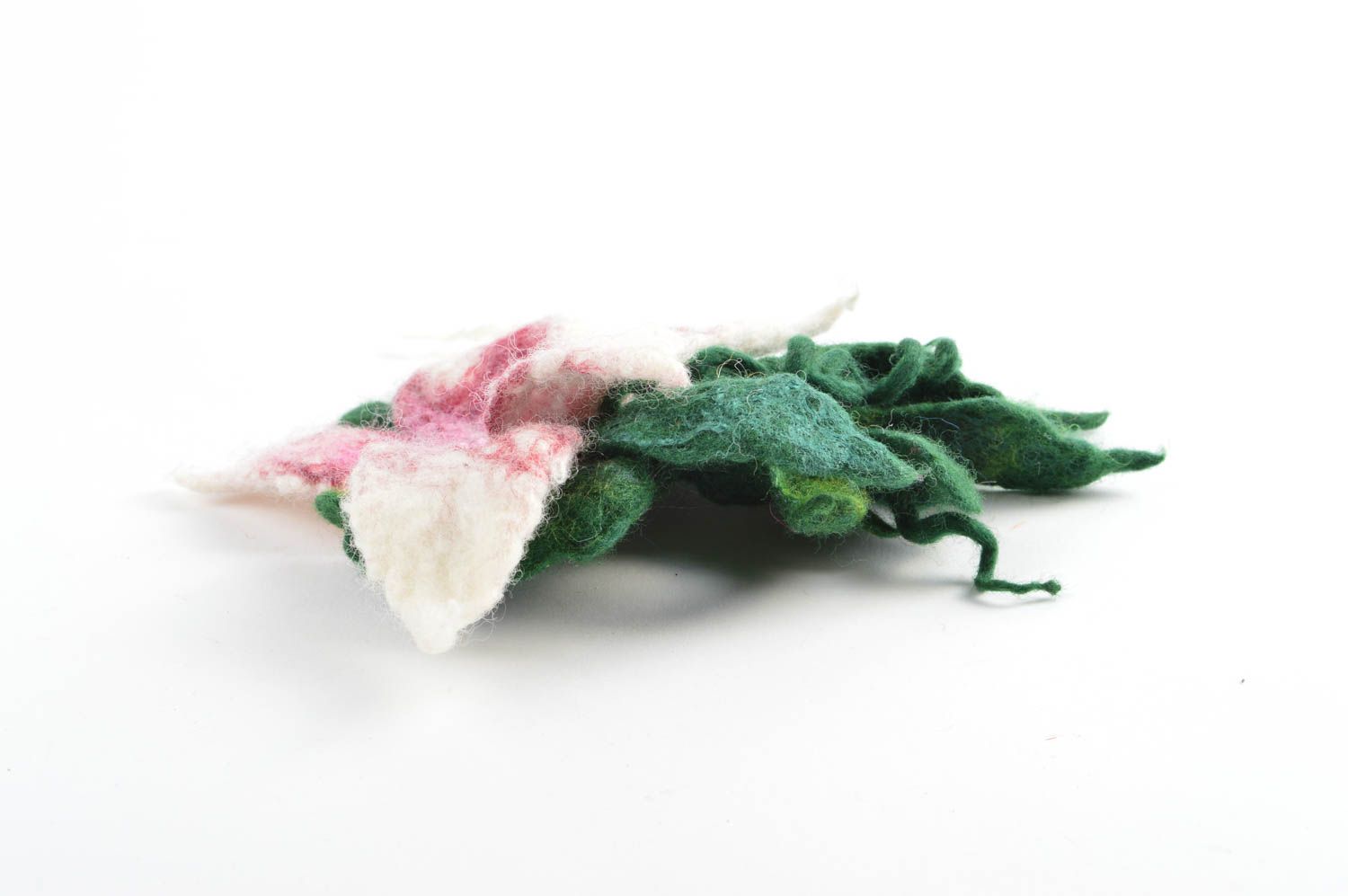 Broche fleur Bijou fait main laine feutrée perles de rocaile Accessoire femme photo 3