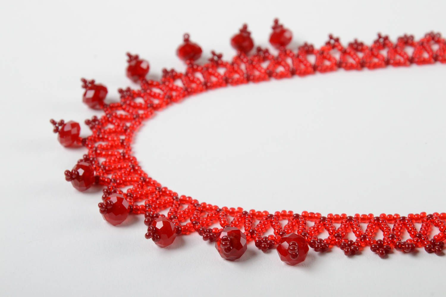 Collar de abalorios hecho a mano collar moderno rojo bisutería artesanal  foto 4