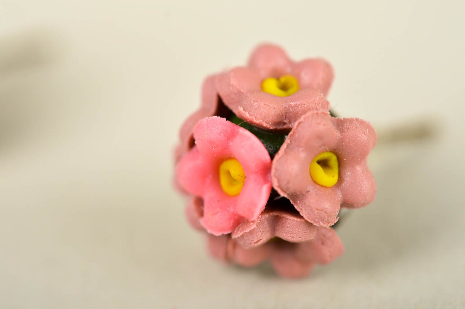 Boucles d'oreilles puces Bijou fait main avec fleurs roses Cadeau femme photo 4