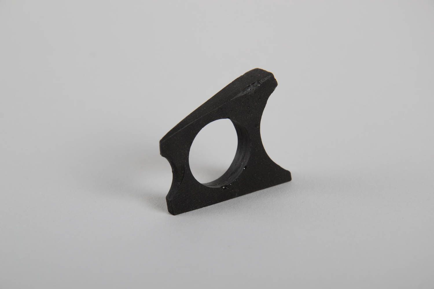 Модное кольцо из бетона кольцо ручной работы необычное кольцо черное красивое фото 4