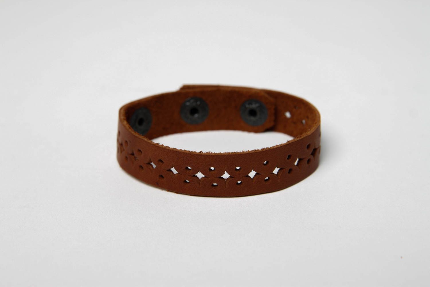 Handmade Leder Accessoire braunes Armband aus Leder Designer Schmuck geschnitzt foto 3