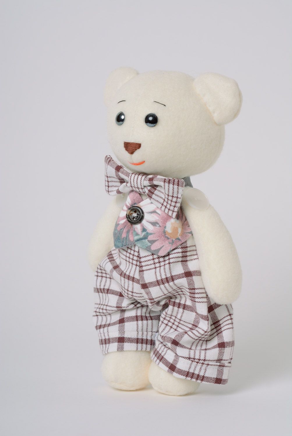 Künstlerisches Interieur Spielzeug Kuscheltier Eisbär im karierten Anzug handmade  foto 1