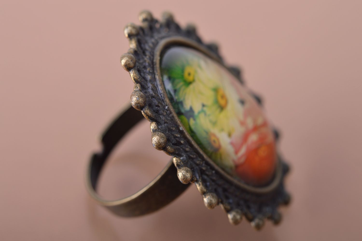 Parure de bijoux vintage faits main en métal avec fleurs broche et bague photo 4