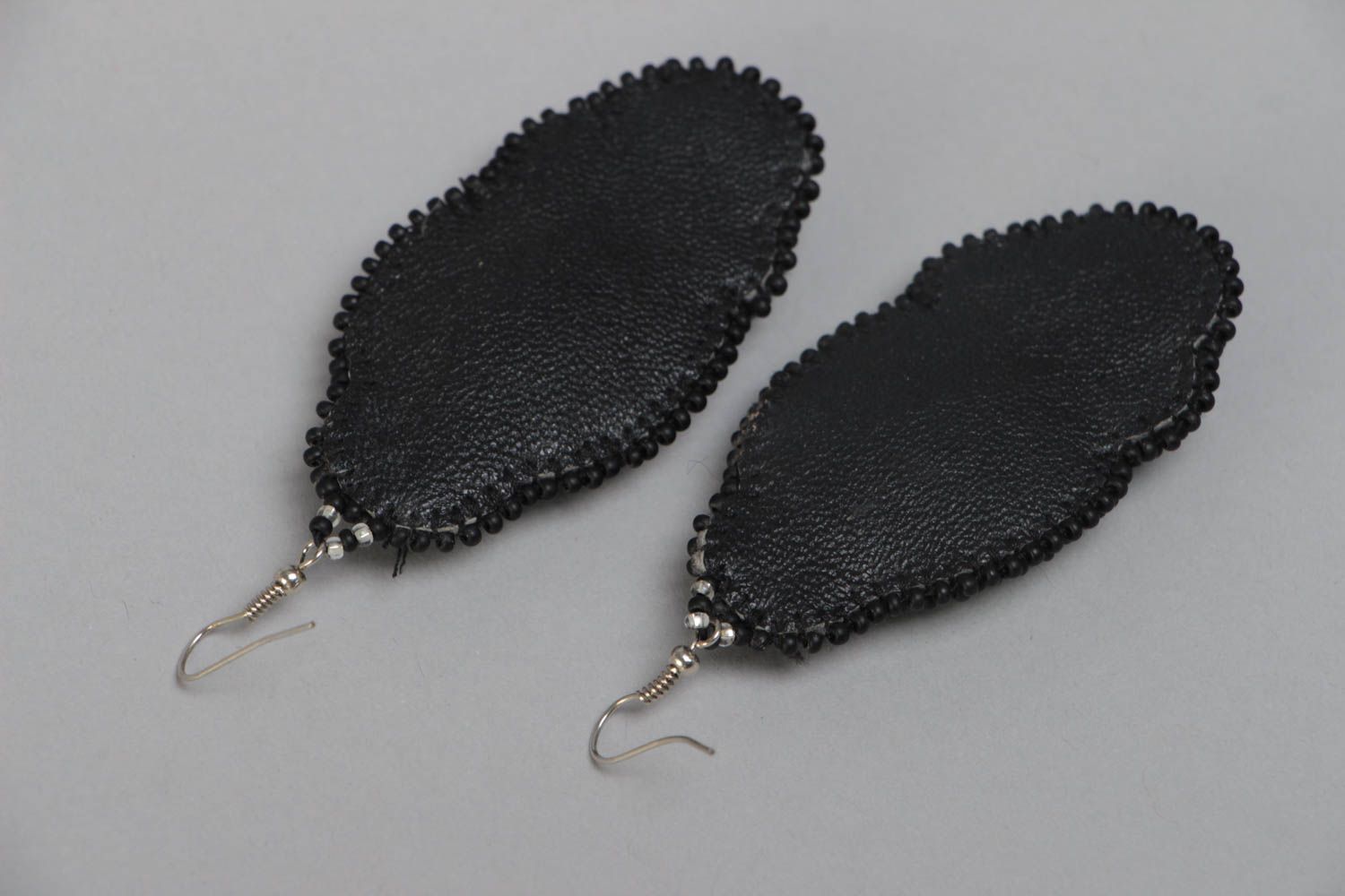 Orecchini di perline grossi fatti a mano rotondi accessorio originale da donna foto 4