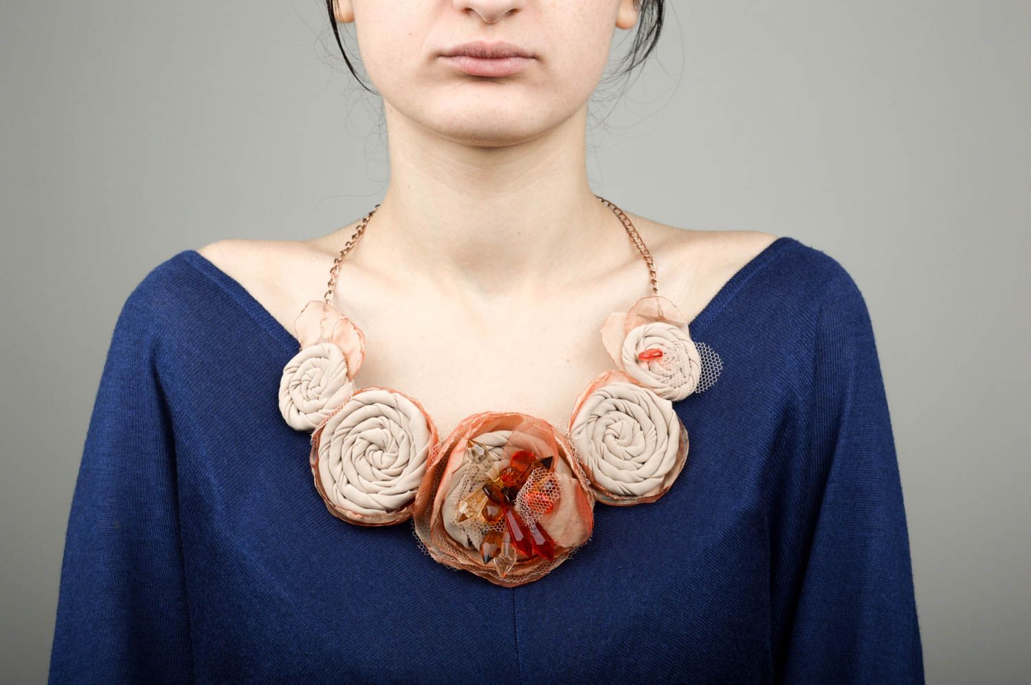 Handmade Stoff Collier Halsschmuck für Damen Frauen Accessoire massiv elegant foto 1