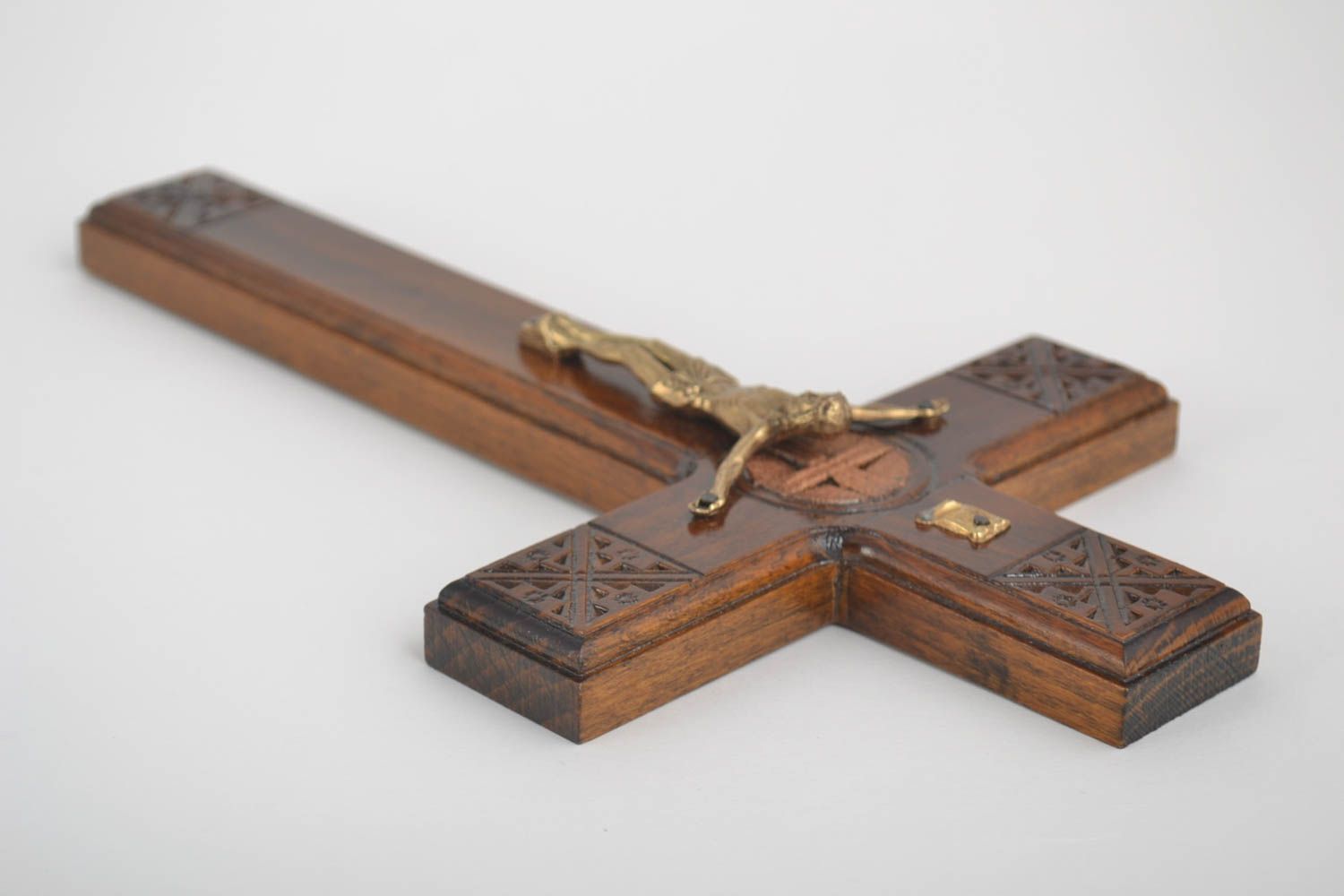 Cruz de madera hecho a mano artículo religioso original manualidad en madera foto 3