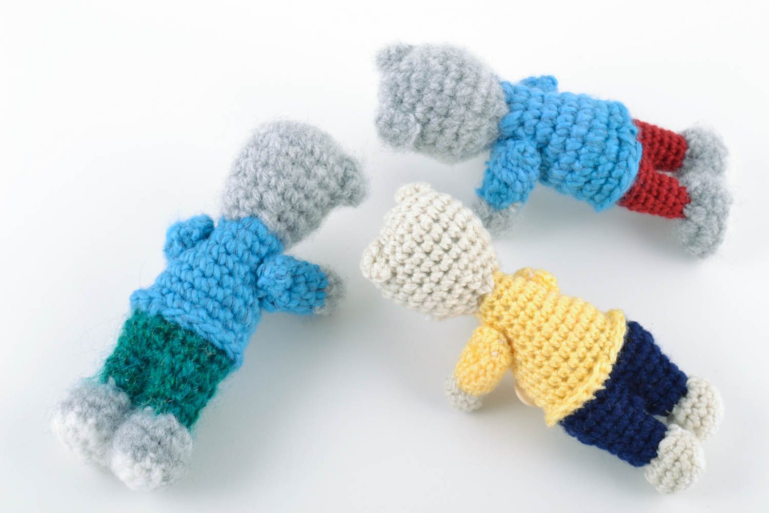 Trois jouets mous Oursons tricotés en laine petits originaux faits main photo 5