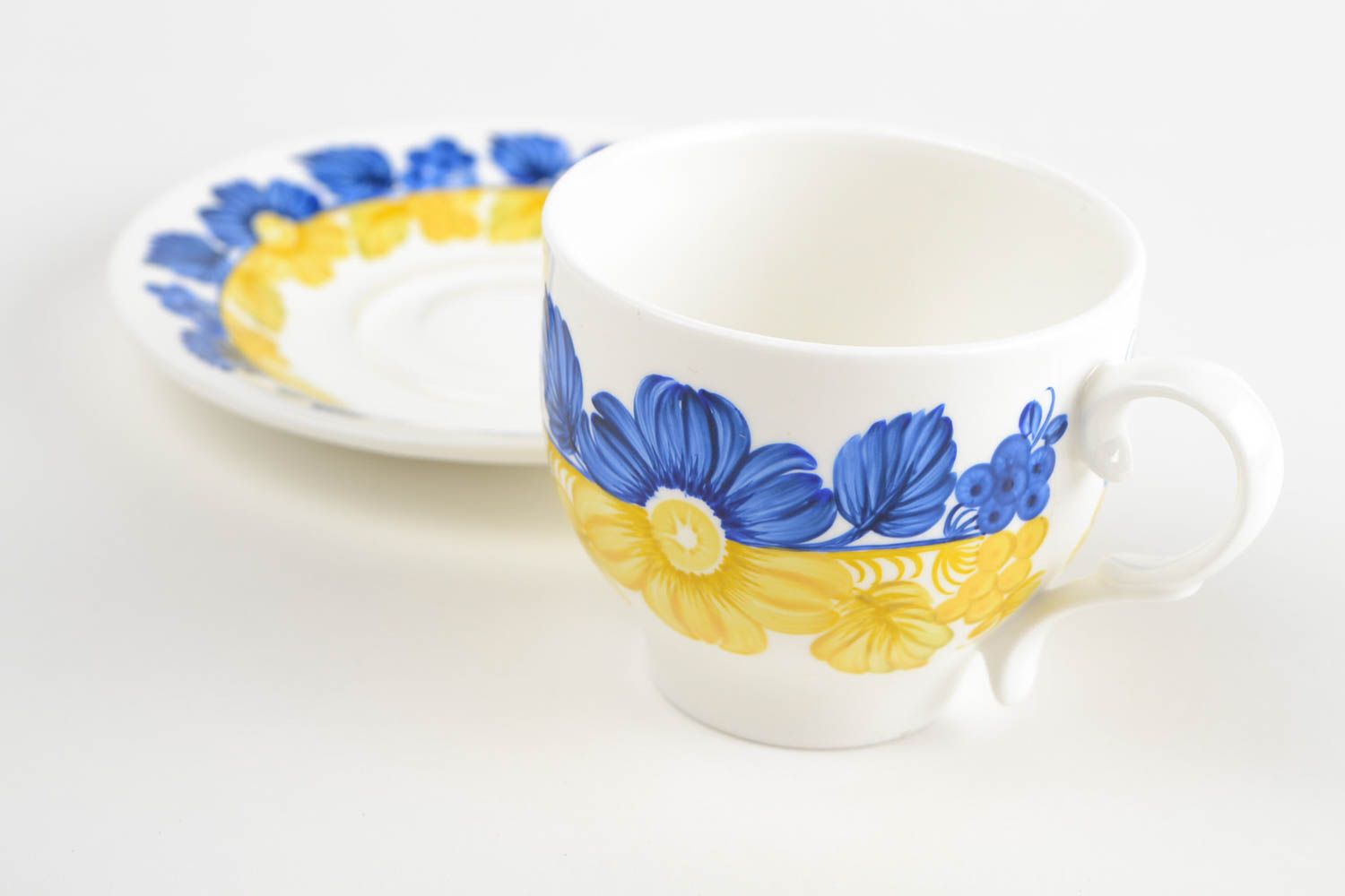 8 oz ceramic cup with handle and saucer in white, blue, yellow colors photo 3