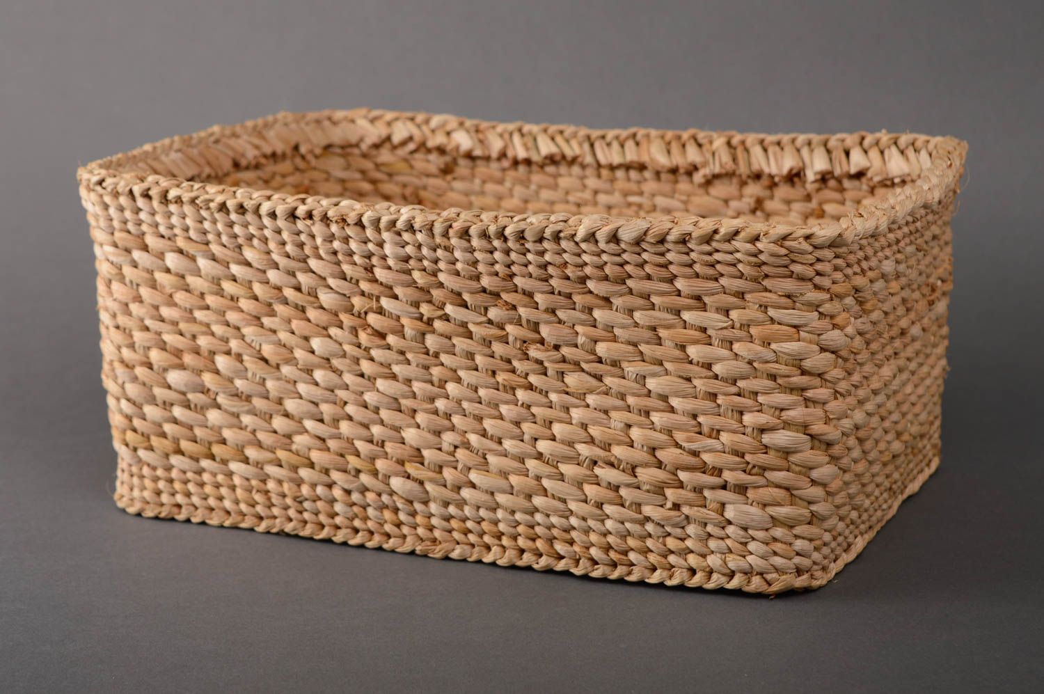 Reedmace woven linen basket photo 1