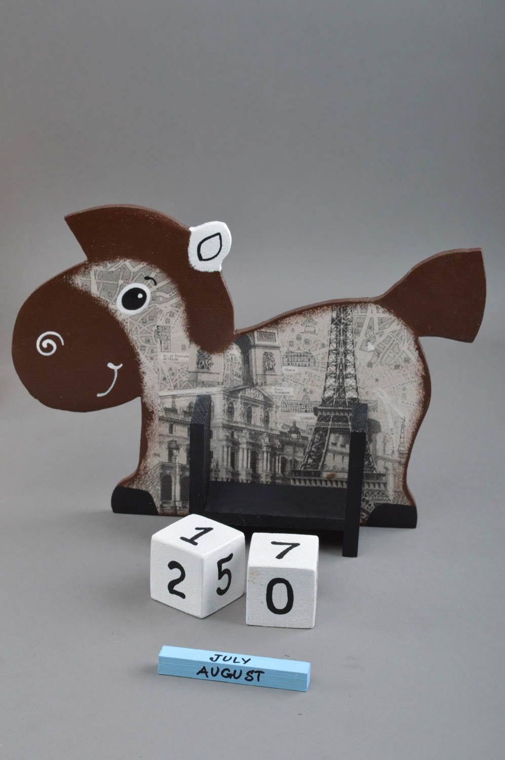 Holz Tischkalender für Kinder in Form von Pferd handmade Decoupage Paris foto 3