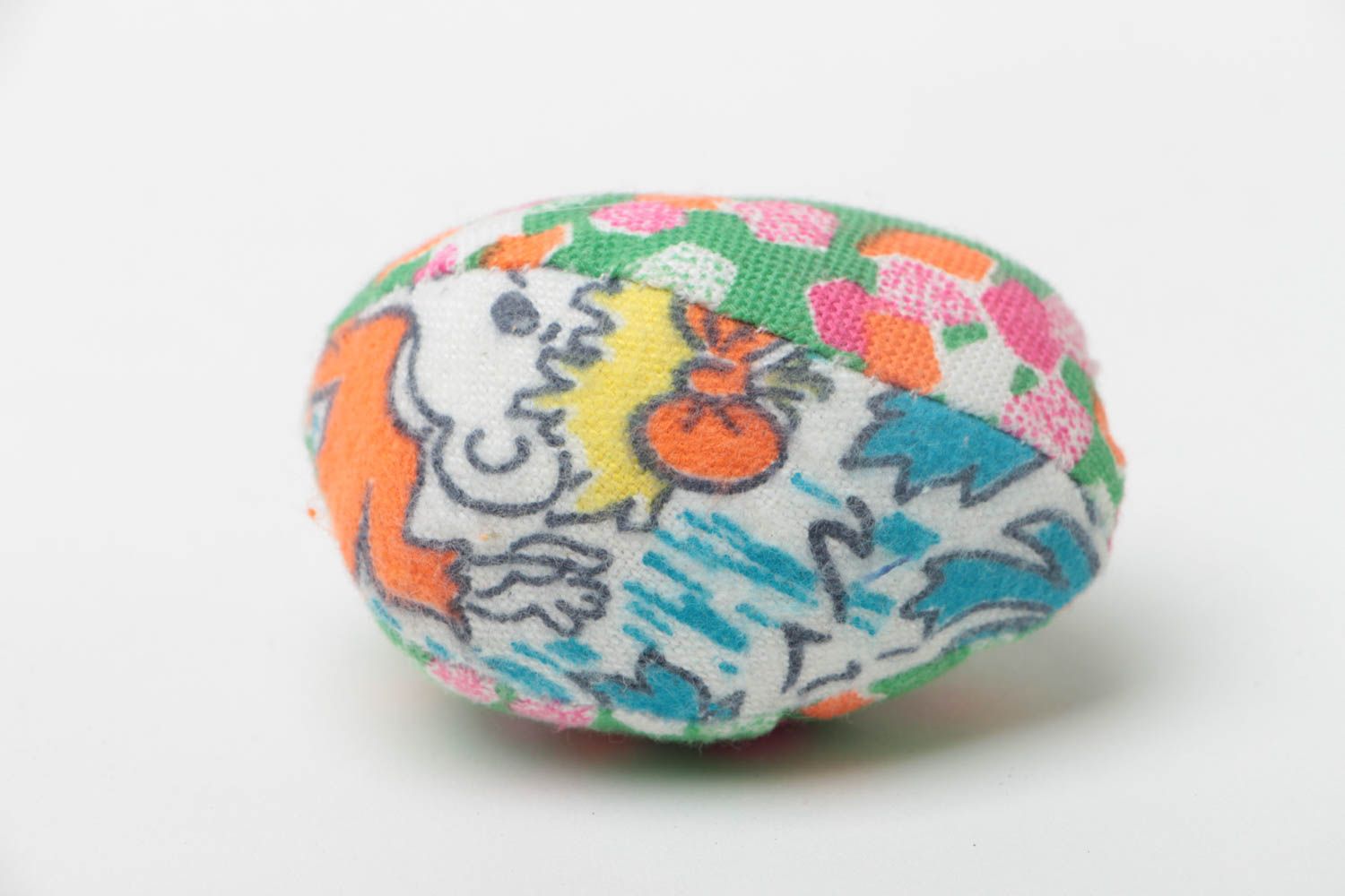 Jouet mou fait main oeuf en tissu multicolore décoration de Pâques originale photo 3