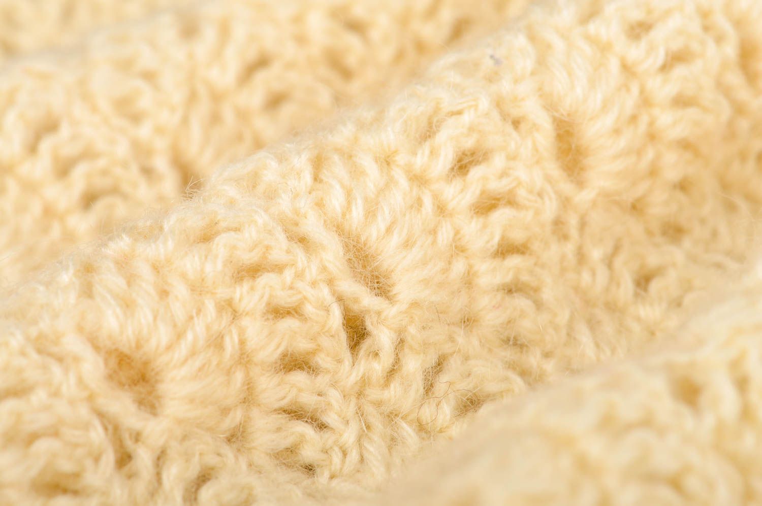 Bonnet tricot fait main Béret au crochet clair chaud design Vêtement femme photo 4