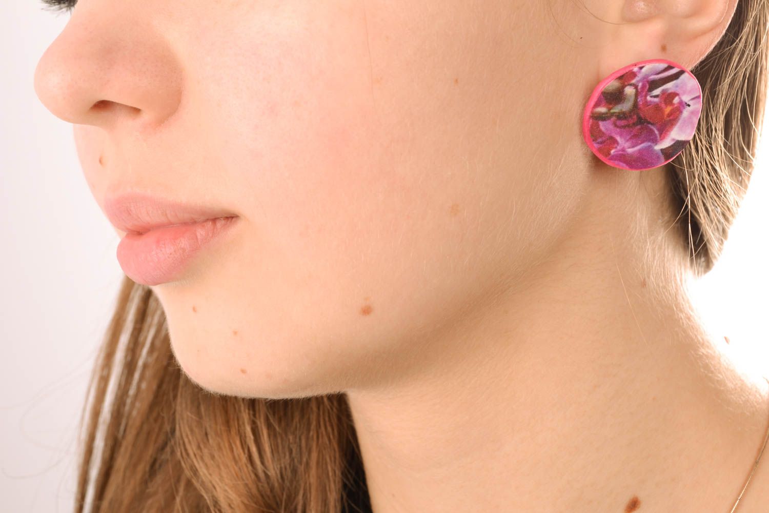 Plastic stud earrings photo 5