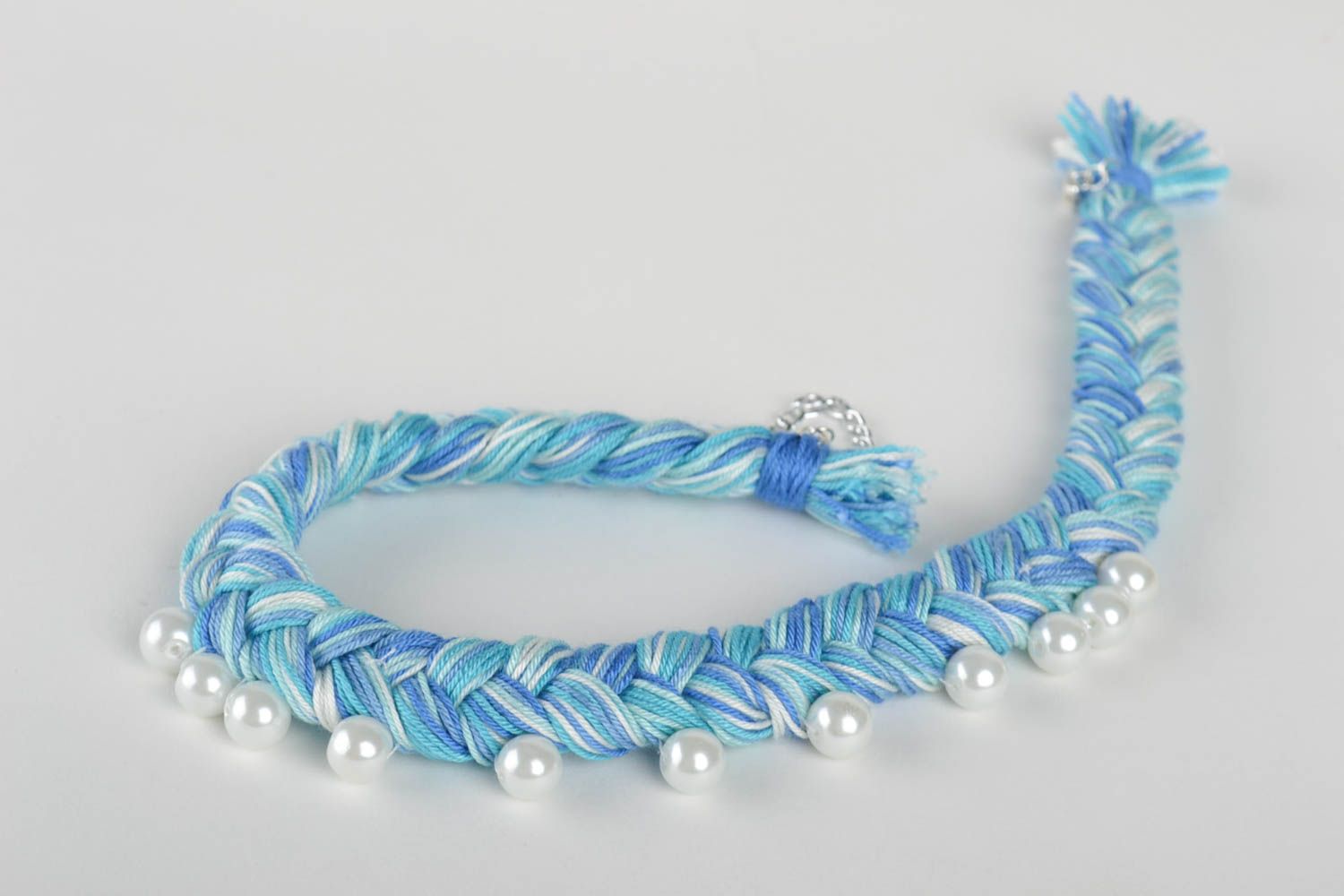 Collier perles blanches Bijou fait main Accessoire femme bleu original design photo 2