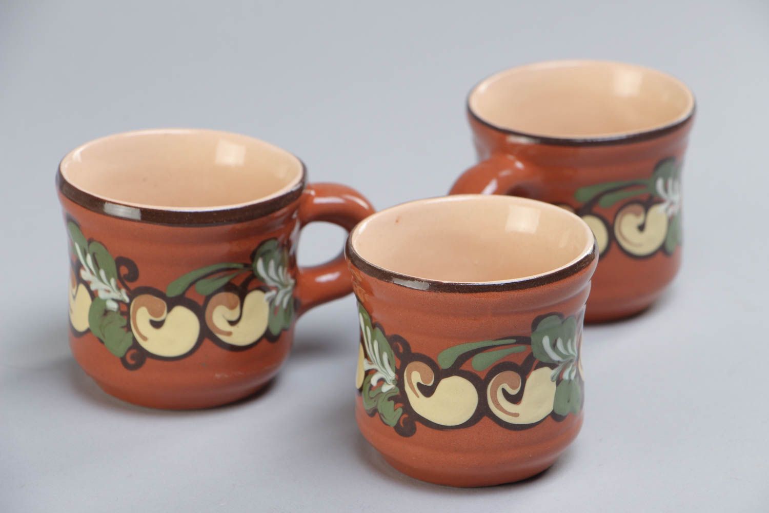 Handmade bemalte Kaffeetassen aus Ton Set 3 Stück 70 ml braun mit Muster Öko Geschirr foto 2