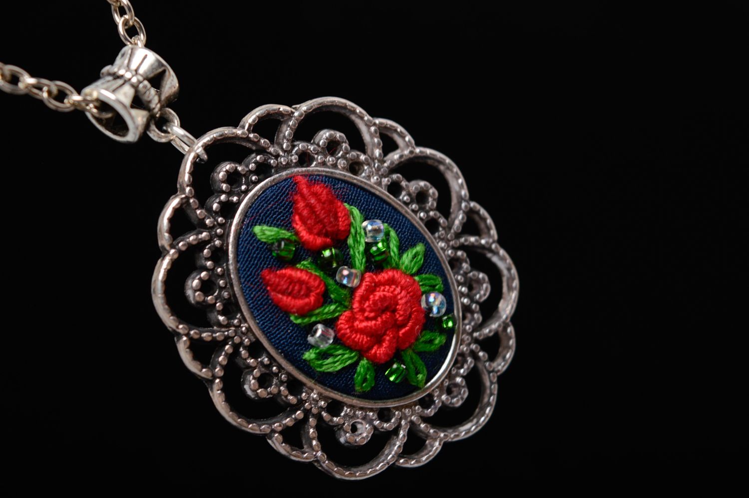 Rococo embroidered earrings and pendant photo 5