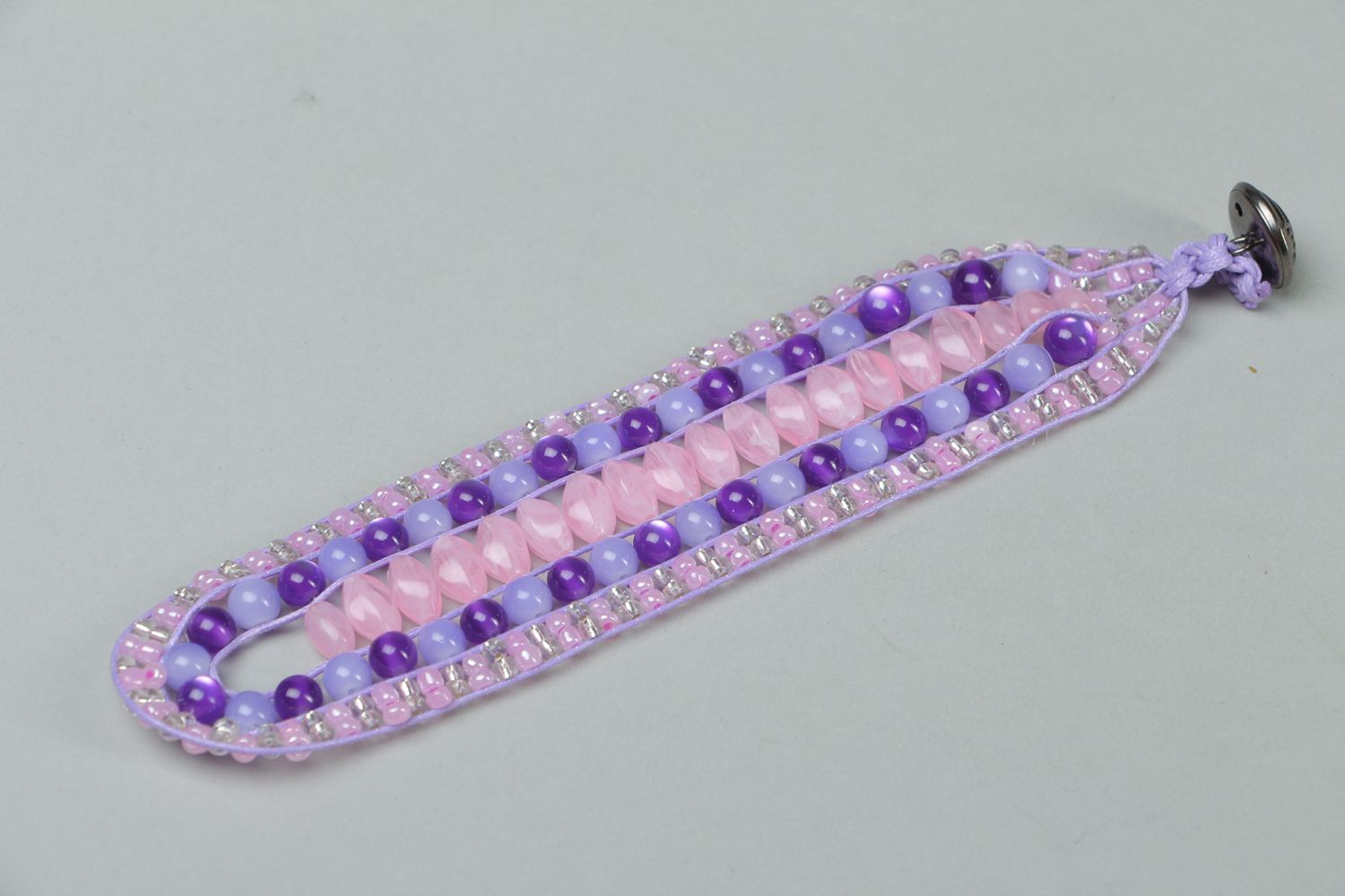 Bracelet fait main en perles de rocailles et perles fantaisie violet photo 3