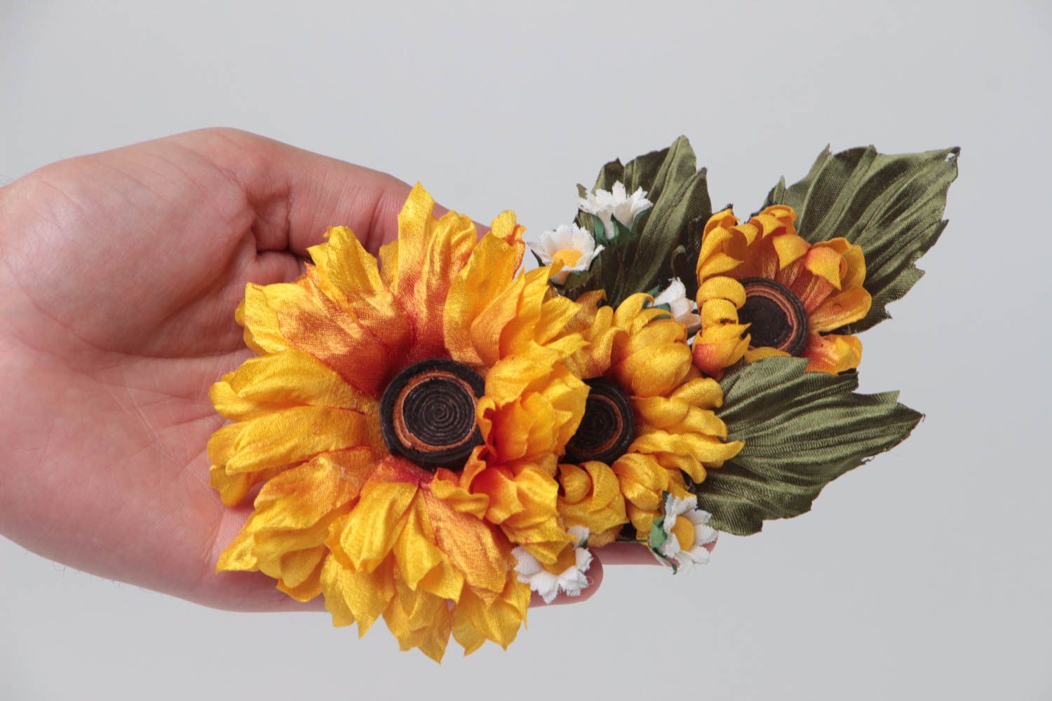 Gelbe Sonneblume Haarblüte Brosche aus Stoff feirlich schön grell handgefertigt foto 5