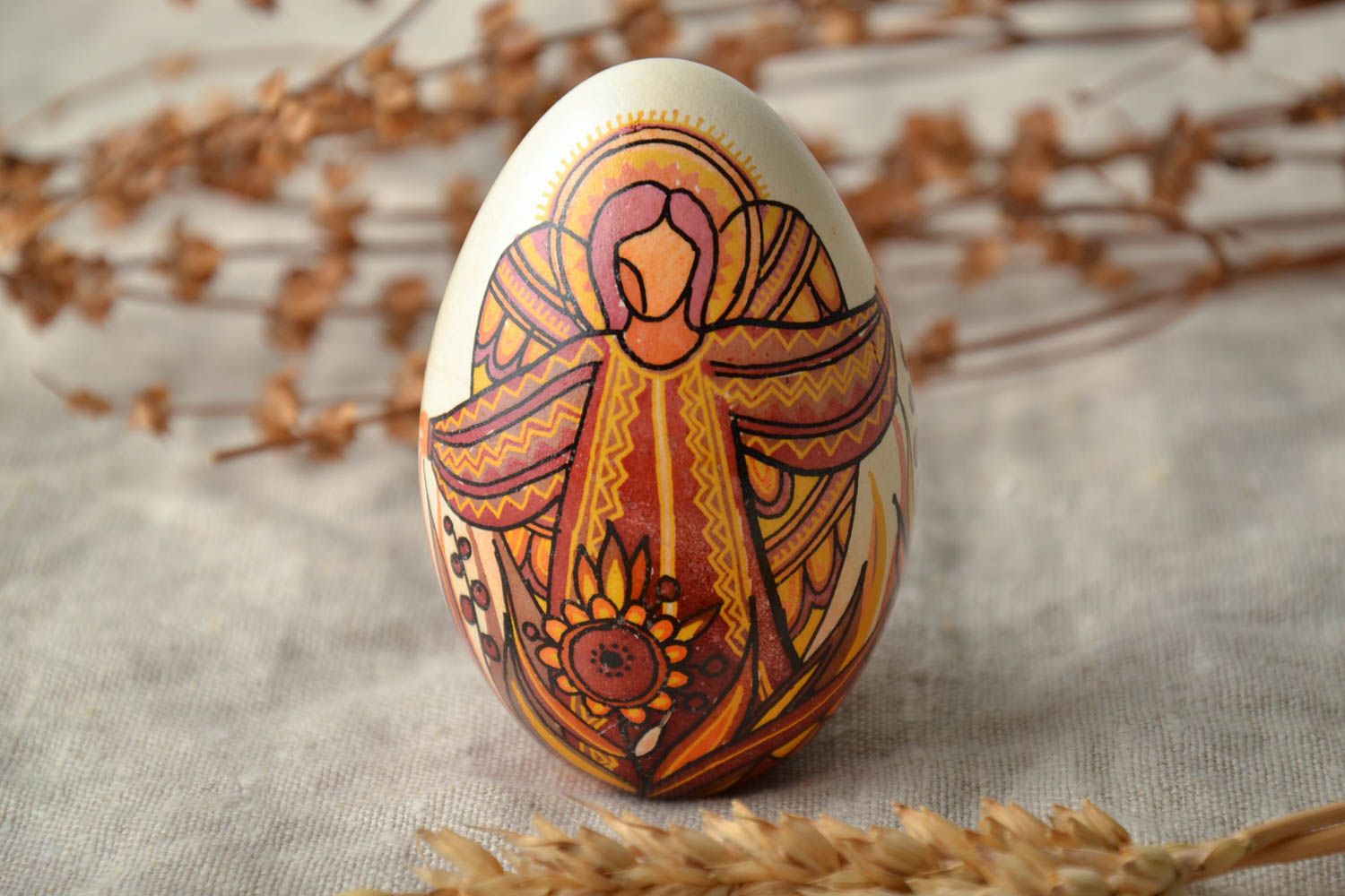 Œuf de Pâques décoratif pyssanka faite main peinture originale ange de créateur photo 1