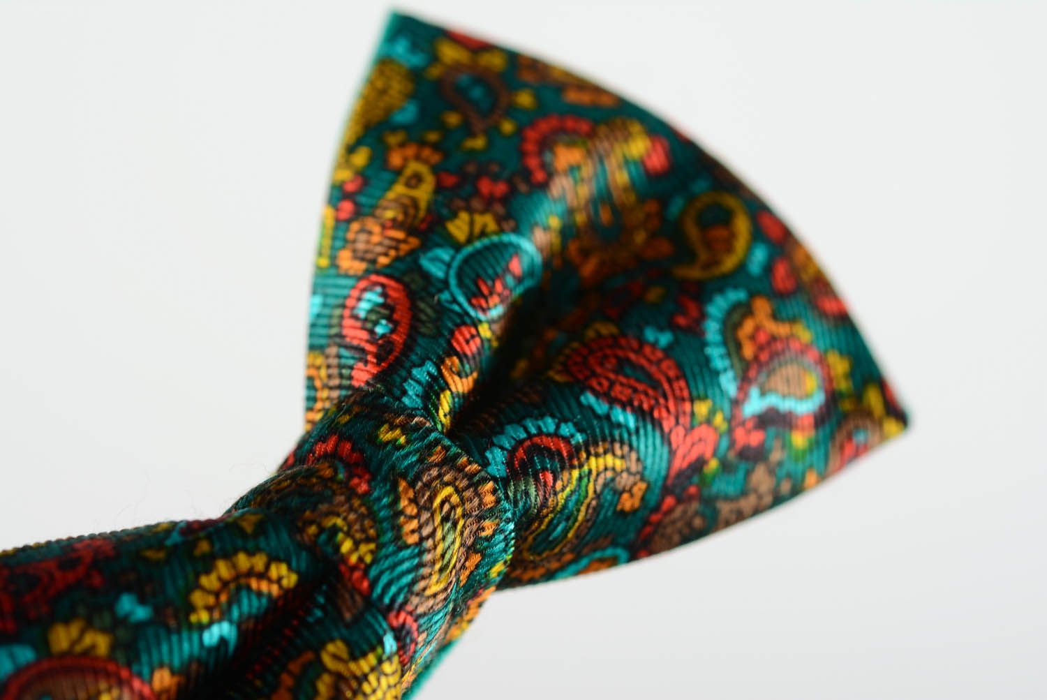 Gravata borboleta costurada de cetim e algodão Pavão verde foto 4