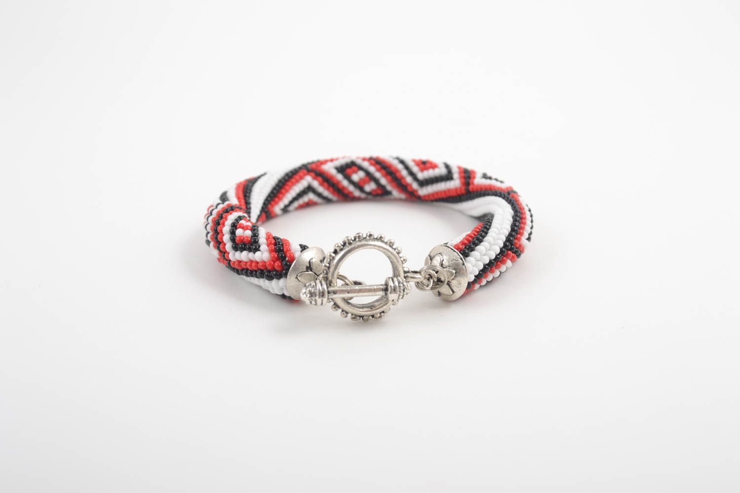 Red, black and white beads elegant cord bracelet with silver fittings photo 2