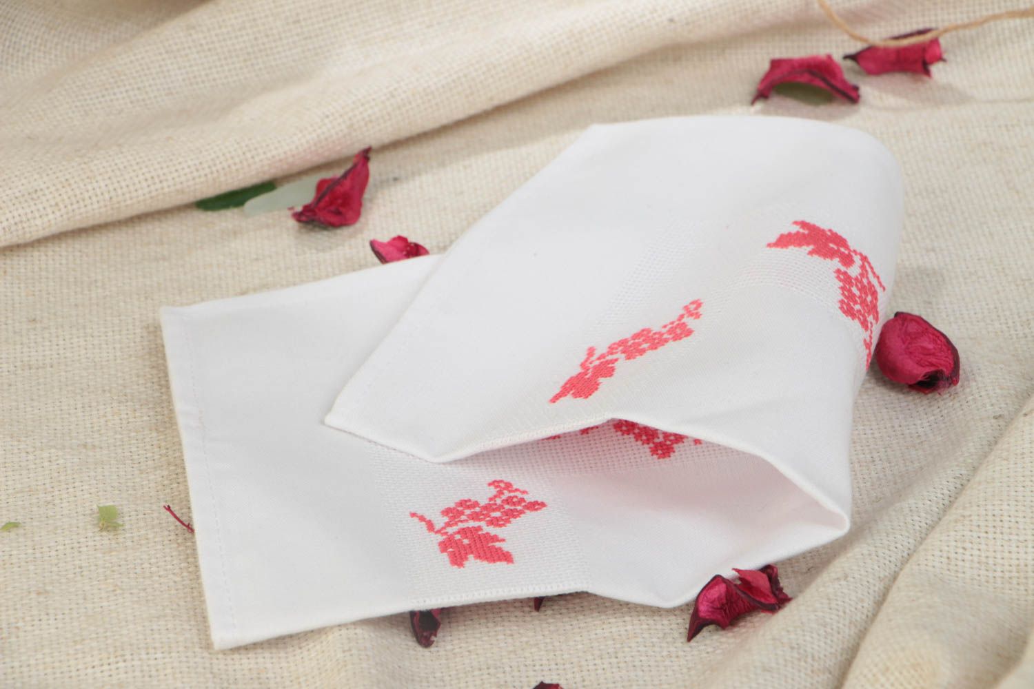Serviette de table brodée belle carrée blanche motif rouge floral faite main photo 1