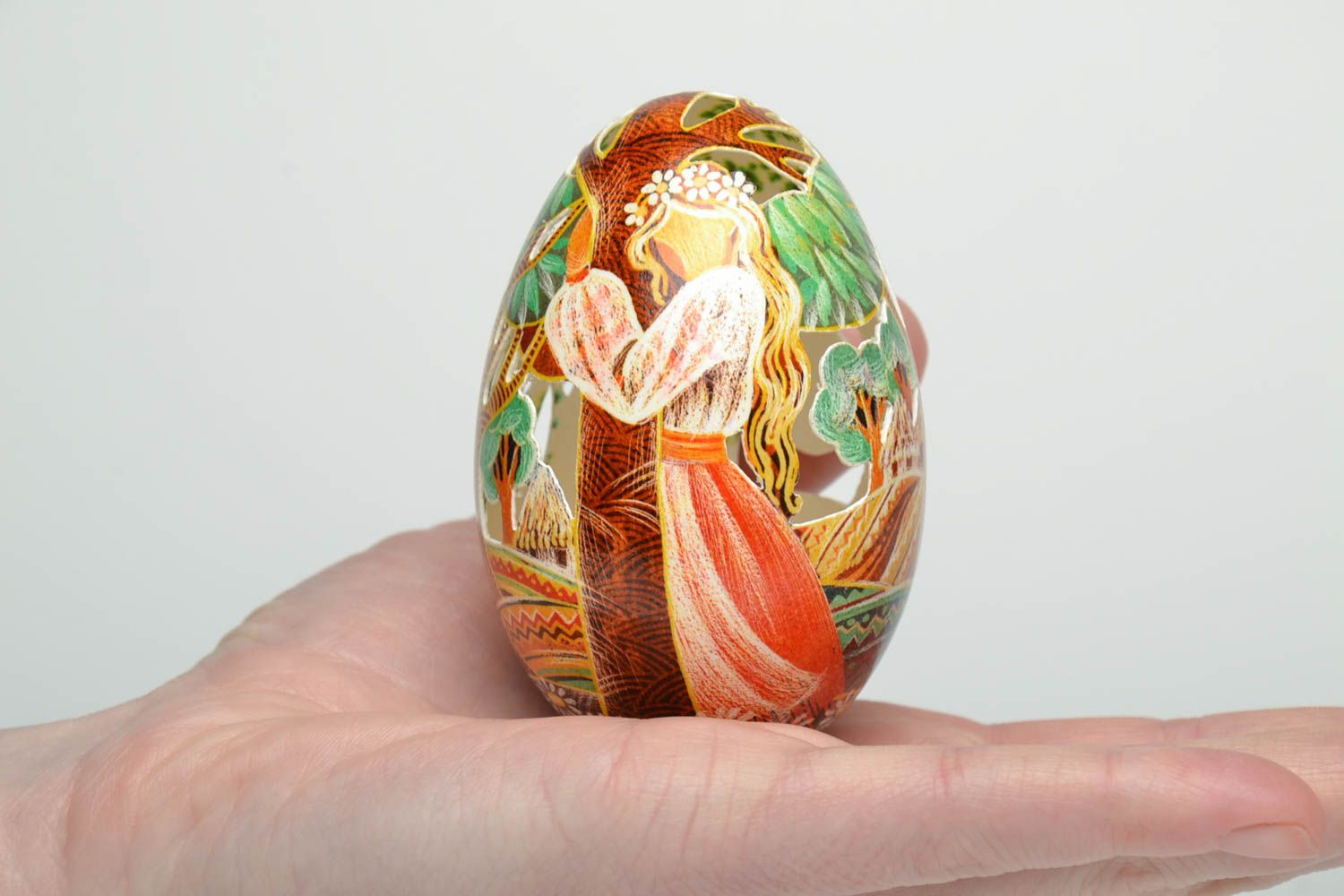 Huevo de Pascua artesanal en técnica de rasguño foto 5
