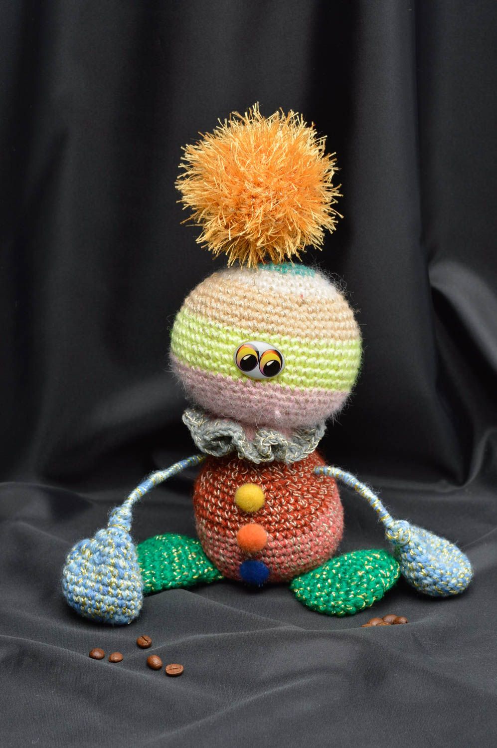 Peluche extraterrestre tricotée au crochet multicolore amusante faite main photo 1