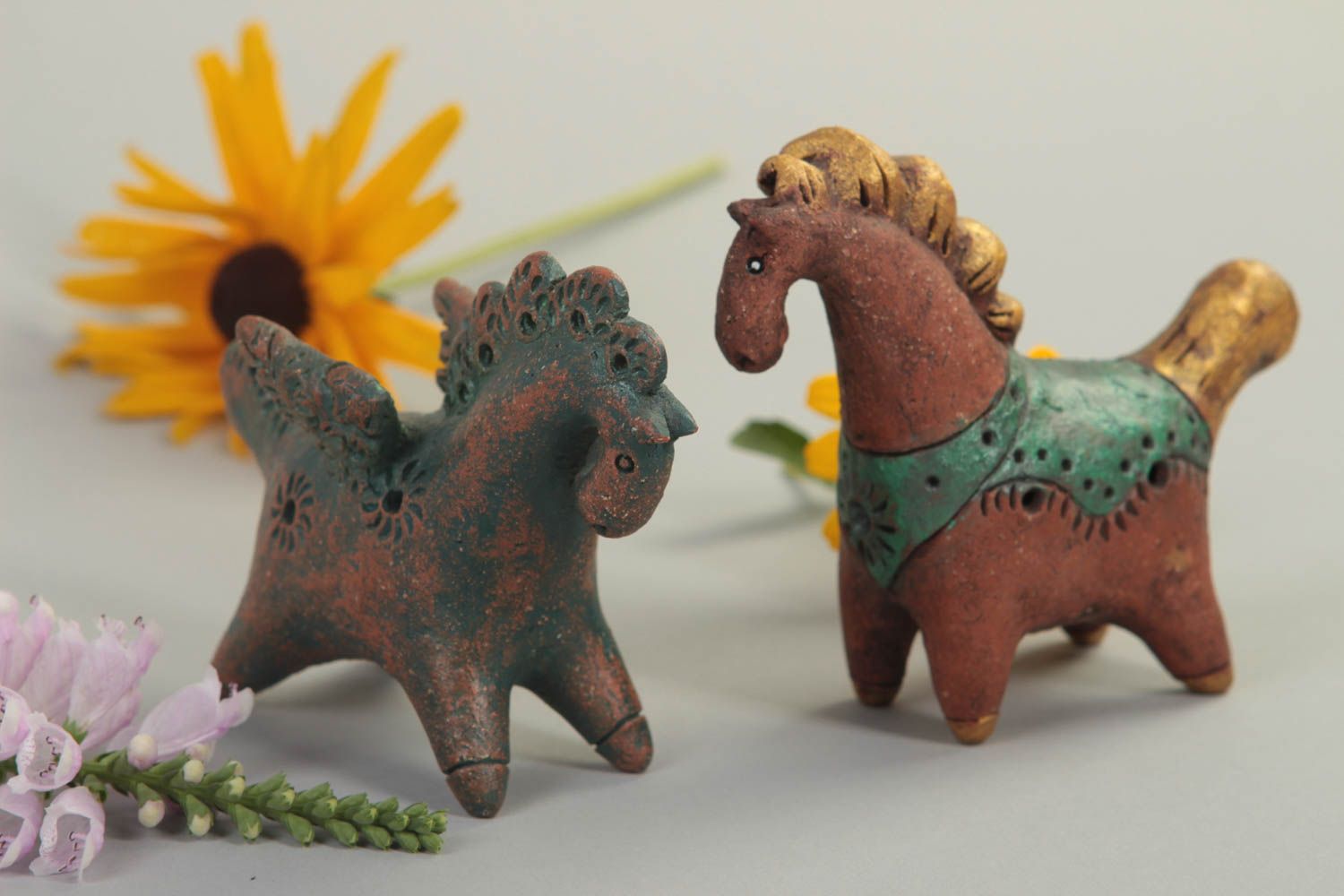 Keramik Tierfiguren handmade Figuren aus Ton 2 Stück Pferde Wohnzimmer Deko foto 1