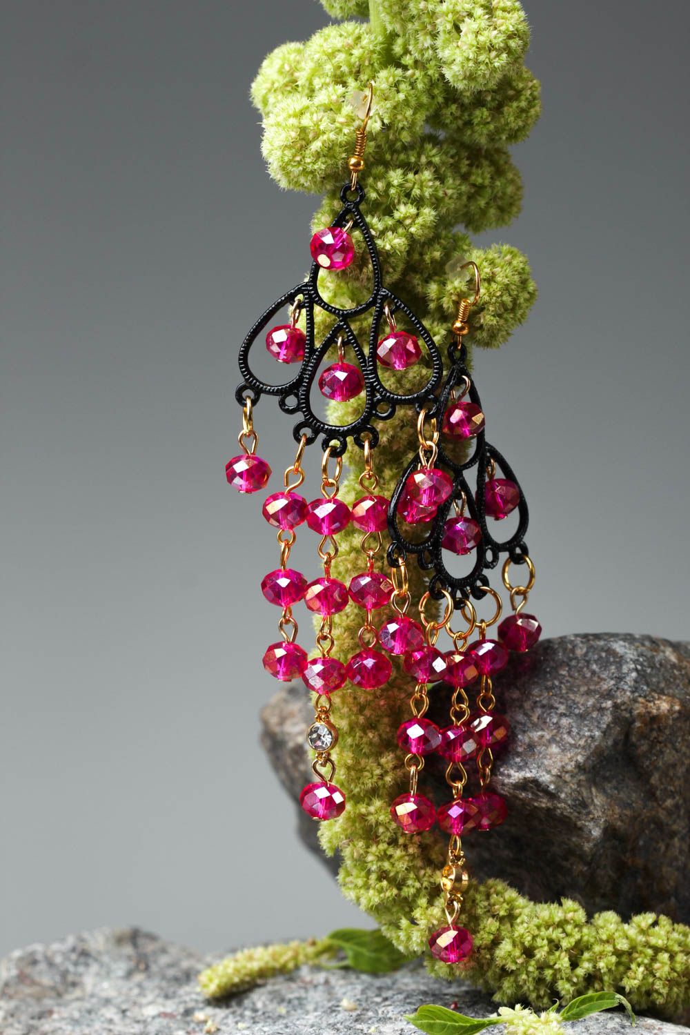 Boucles d'oreilles pendantes Bijou fait main roses en cristal Cadeau femme photo 1