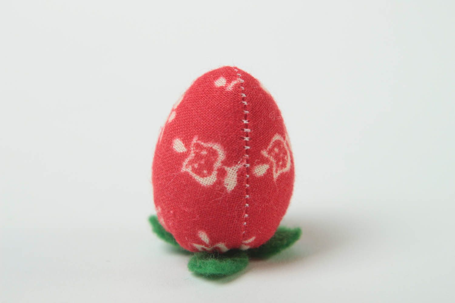 Peluche fraise fait main Doudou original coton feutre Jouet pour enfant photo 4