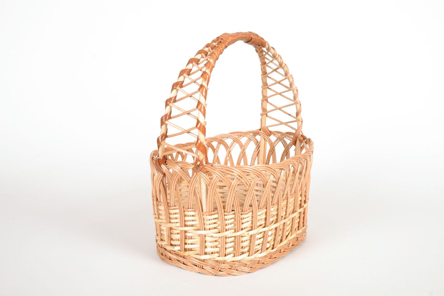 Basket with handle photo 3