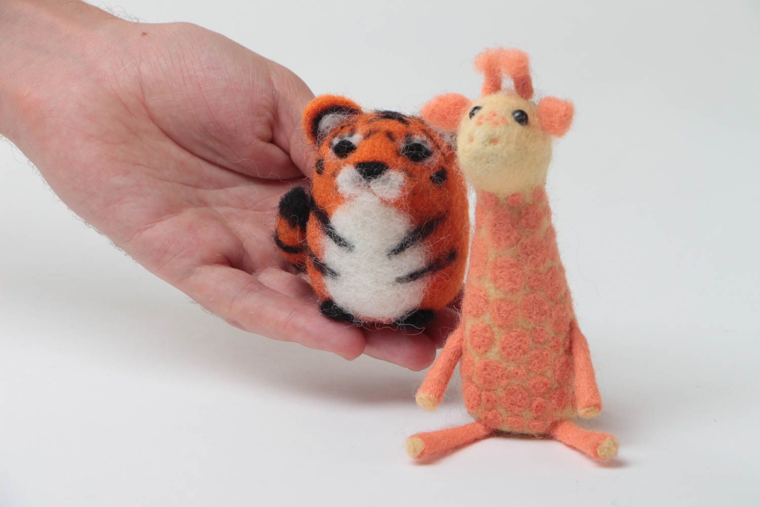 Nice children's handmade felted wool soft toys set 2 pieces giraffe and tiger photo 5