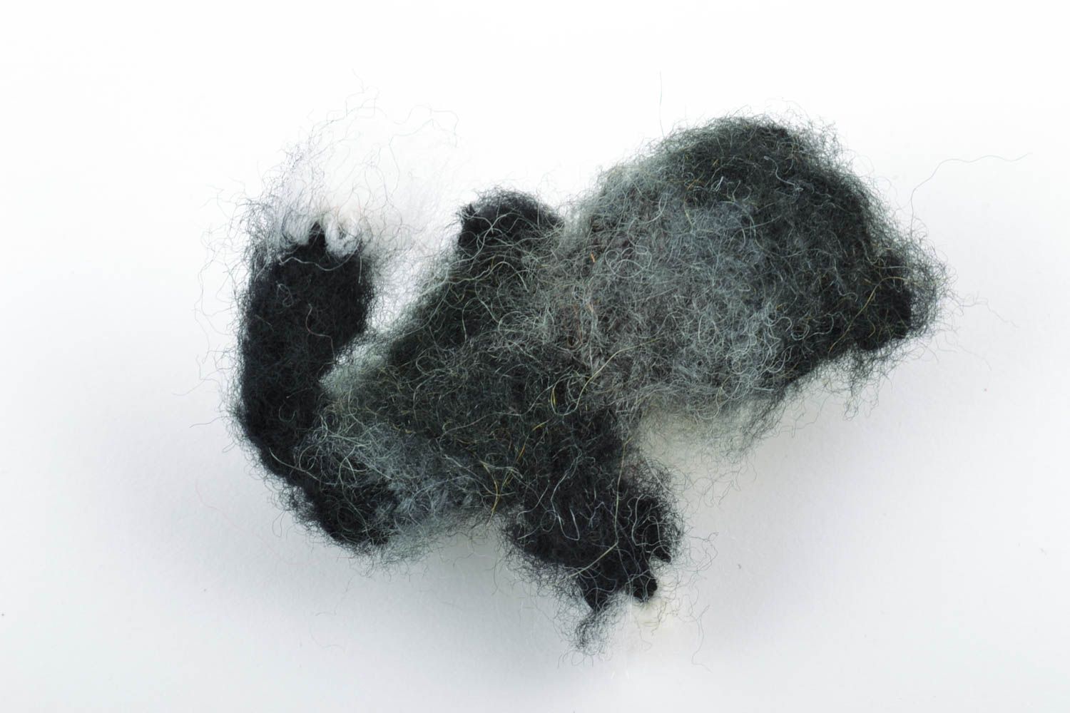 Marionnette à doigt Chat noir tricotée en laine petite originale faite main photo 4