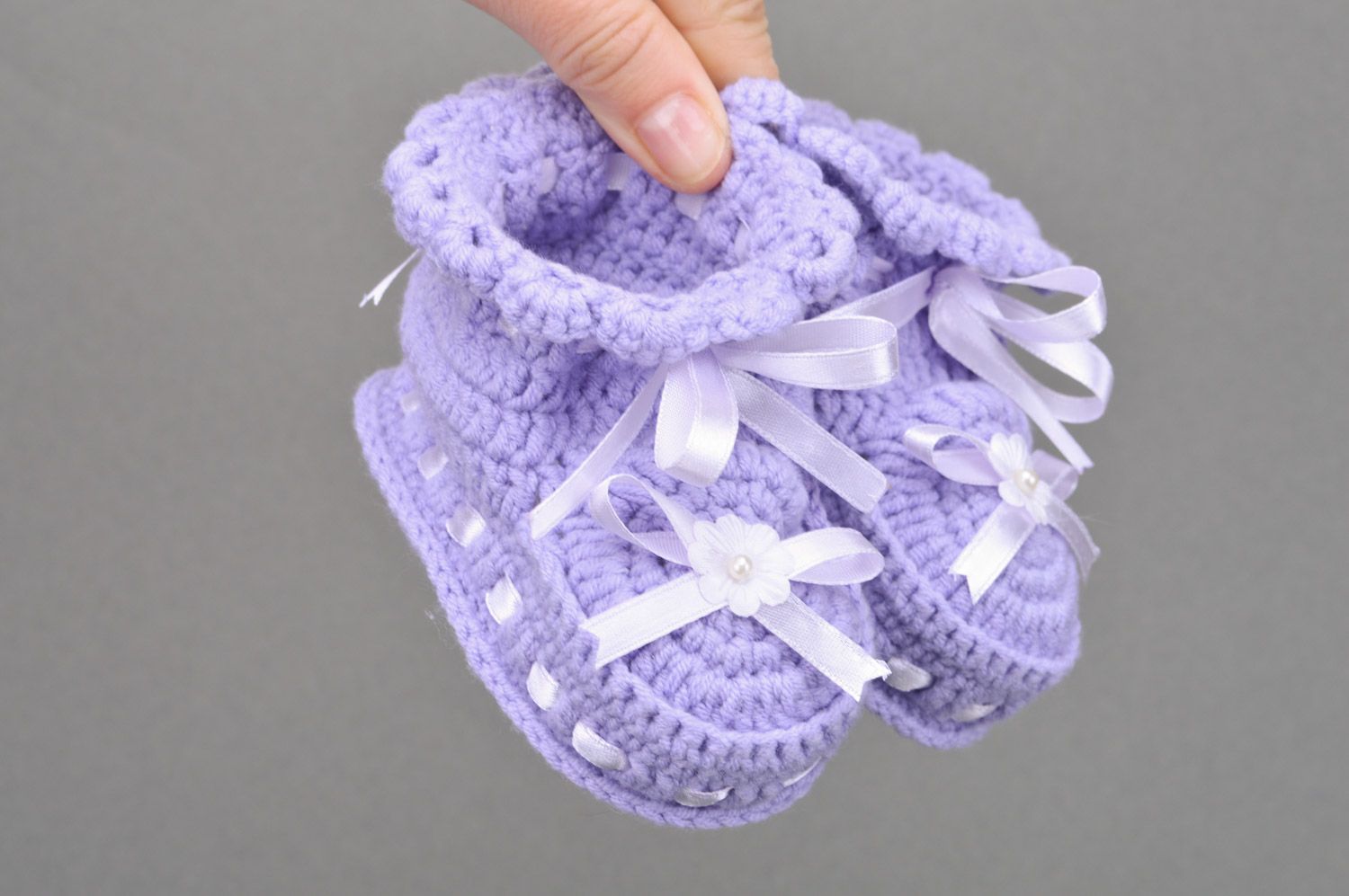 Summer small handmade booties for a baby-girl with a lilac satin ribbons photo 3