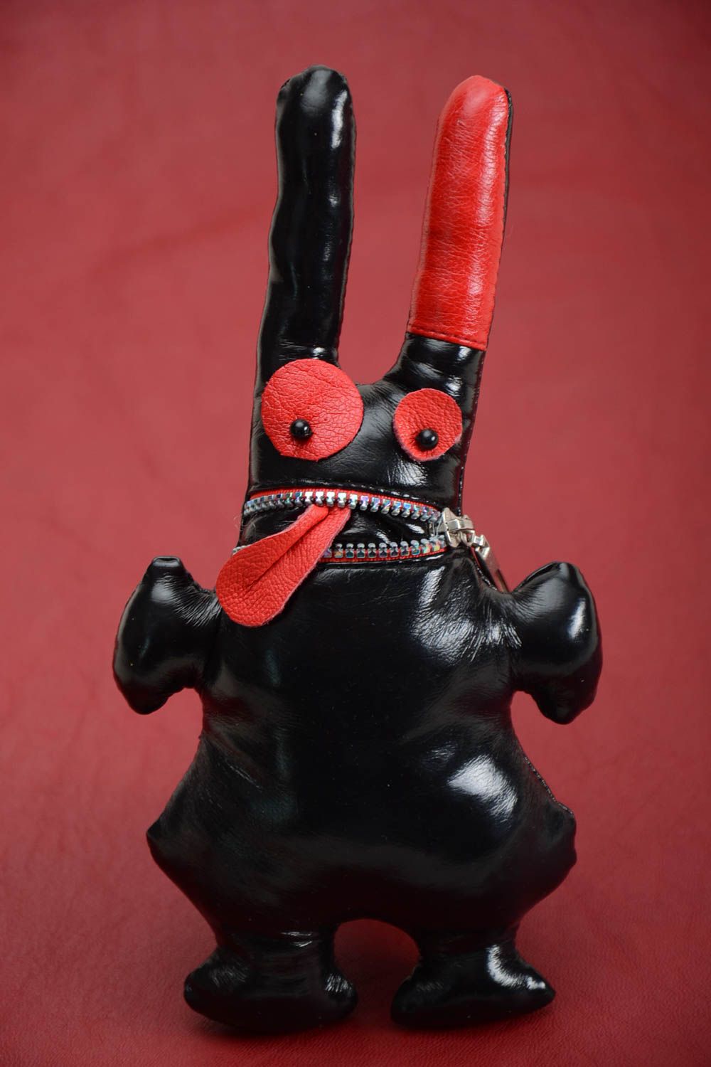 Игрушка ручной работы интерьерная игрушка декор для дома черная с красным фото 1