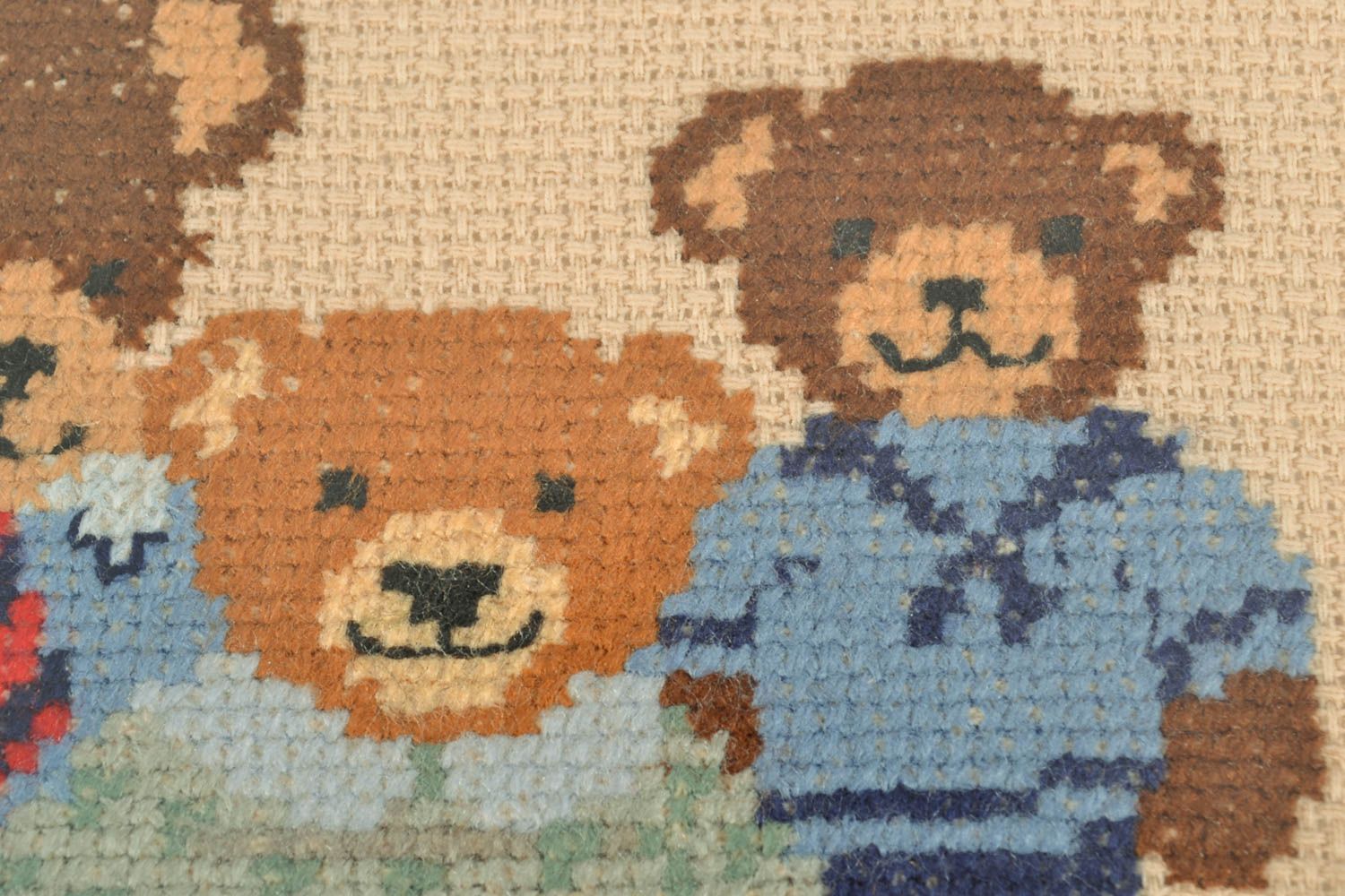 Cross stitched picture Bear Family photo 1