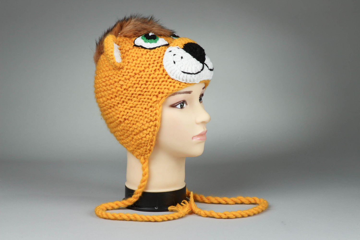 Handmade crocheted hat Lion photo 4