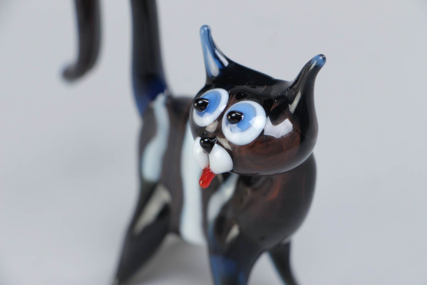Handmade collectible lampwork glass miniature figurine of black and white cat photo 3