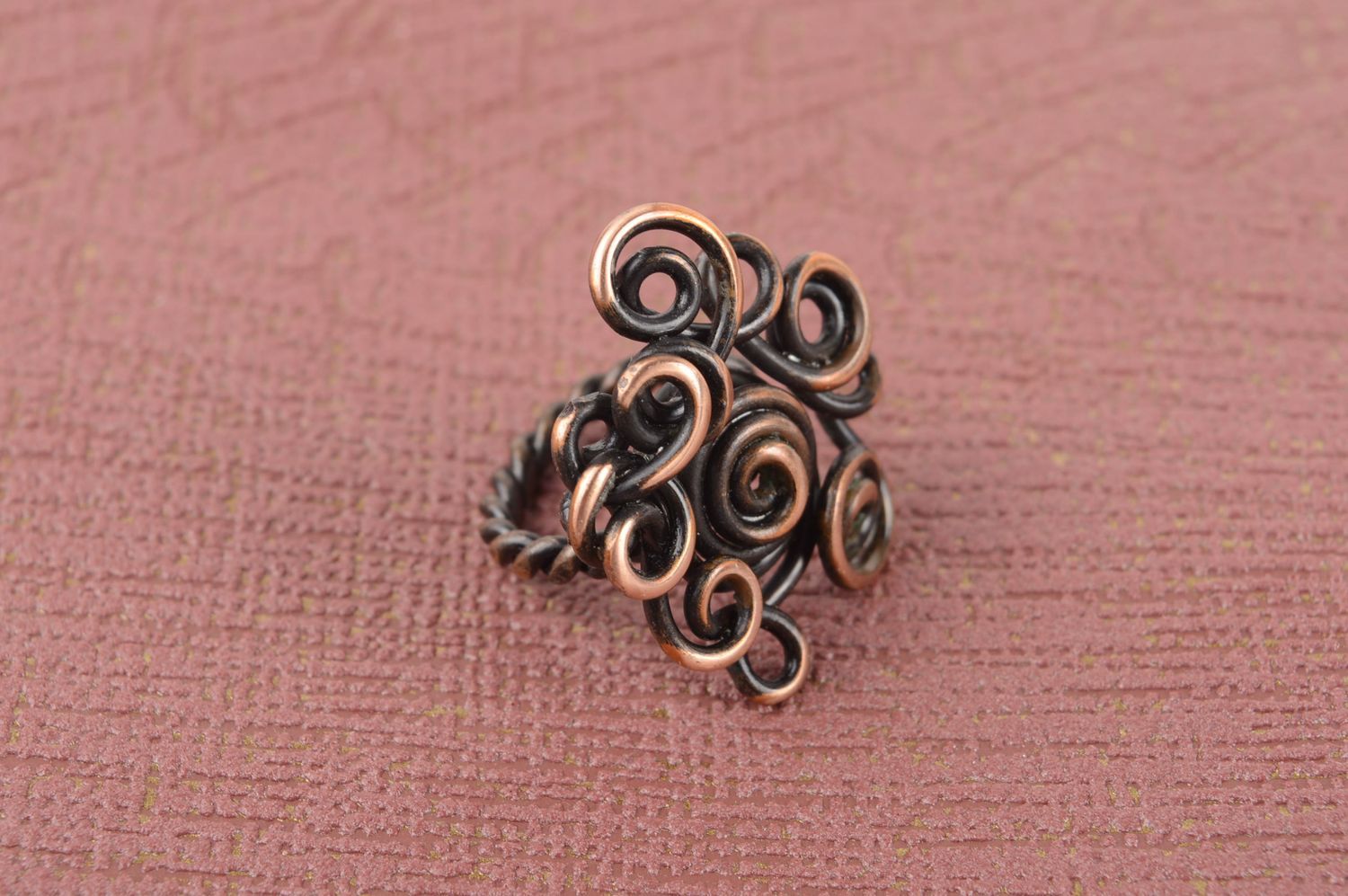 Handmade Ring am Finger Damen Modeschmuck Geschenk für Frau dunkler Schmuck foto 1