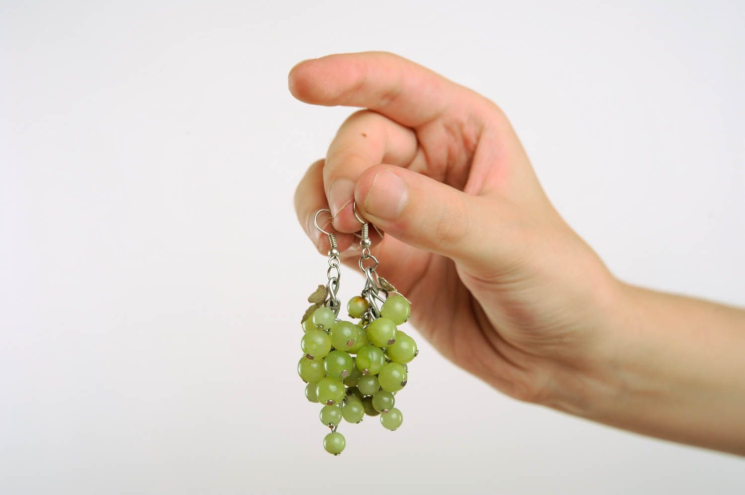 Grüne Ohrringe aus Glasperlen Weintrauben  foto 5