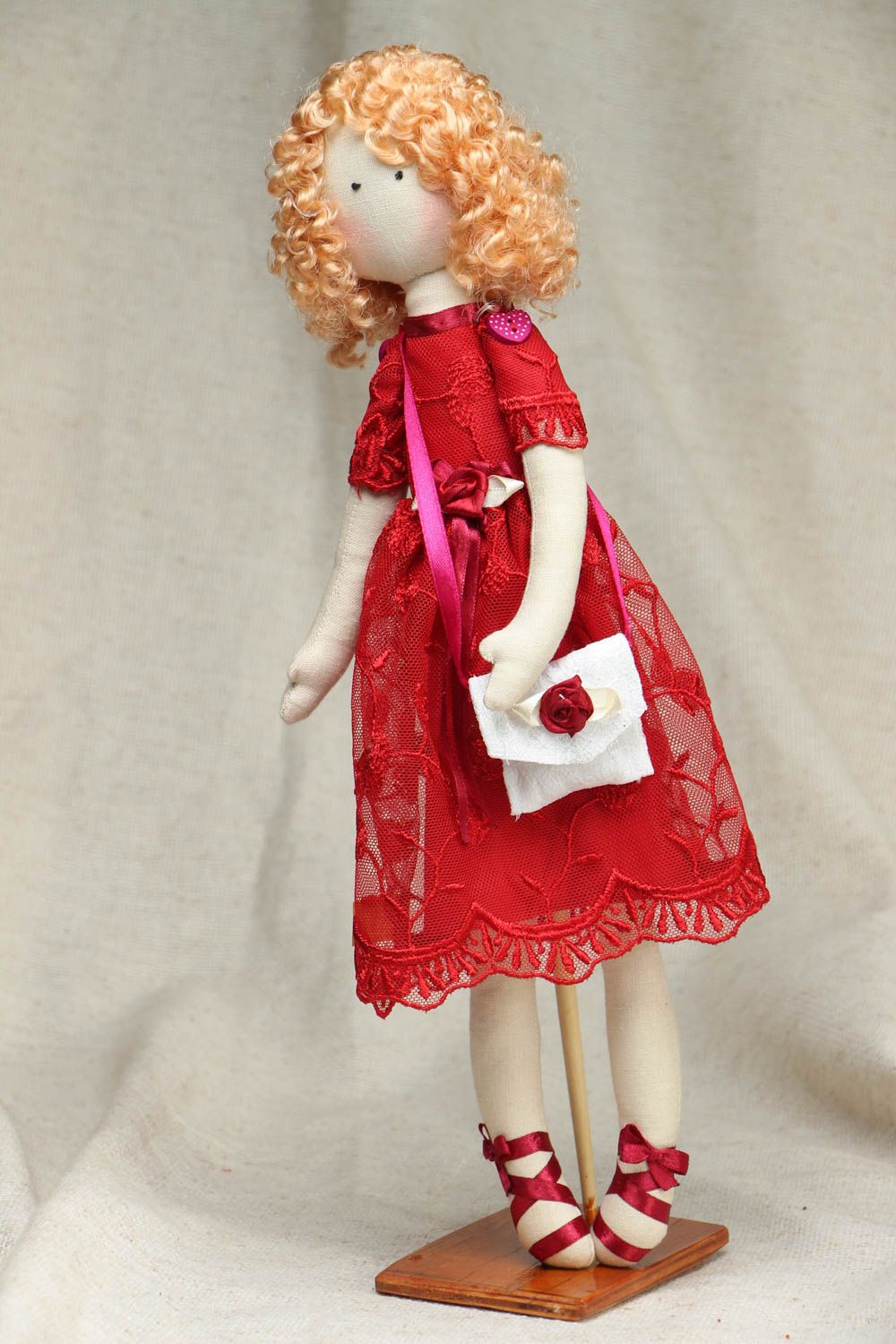 Handmade Puppe aus Textil foto 1